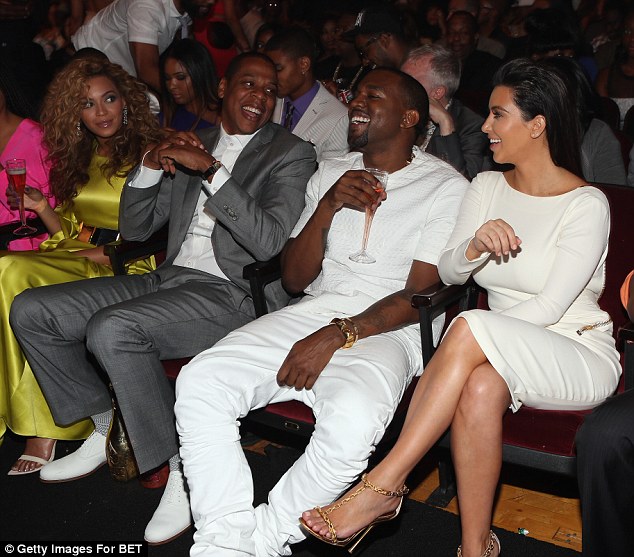 Iyi miryango yombi(uwa Jay-Z n'uwa Kanye West) ni inshuti zikomeye .
