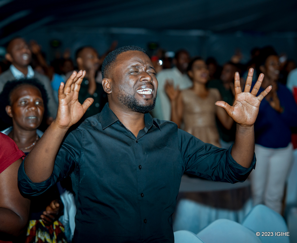 Benshi baboneyeho umwanya wo gushima Imana yabahinduriye amateka