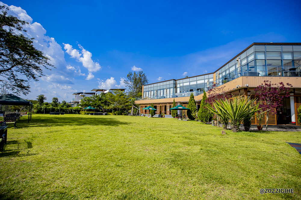 Century Park Hotel and Residences iherereye i Nyarutarama mu Mujyi wa Kigali