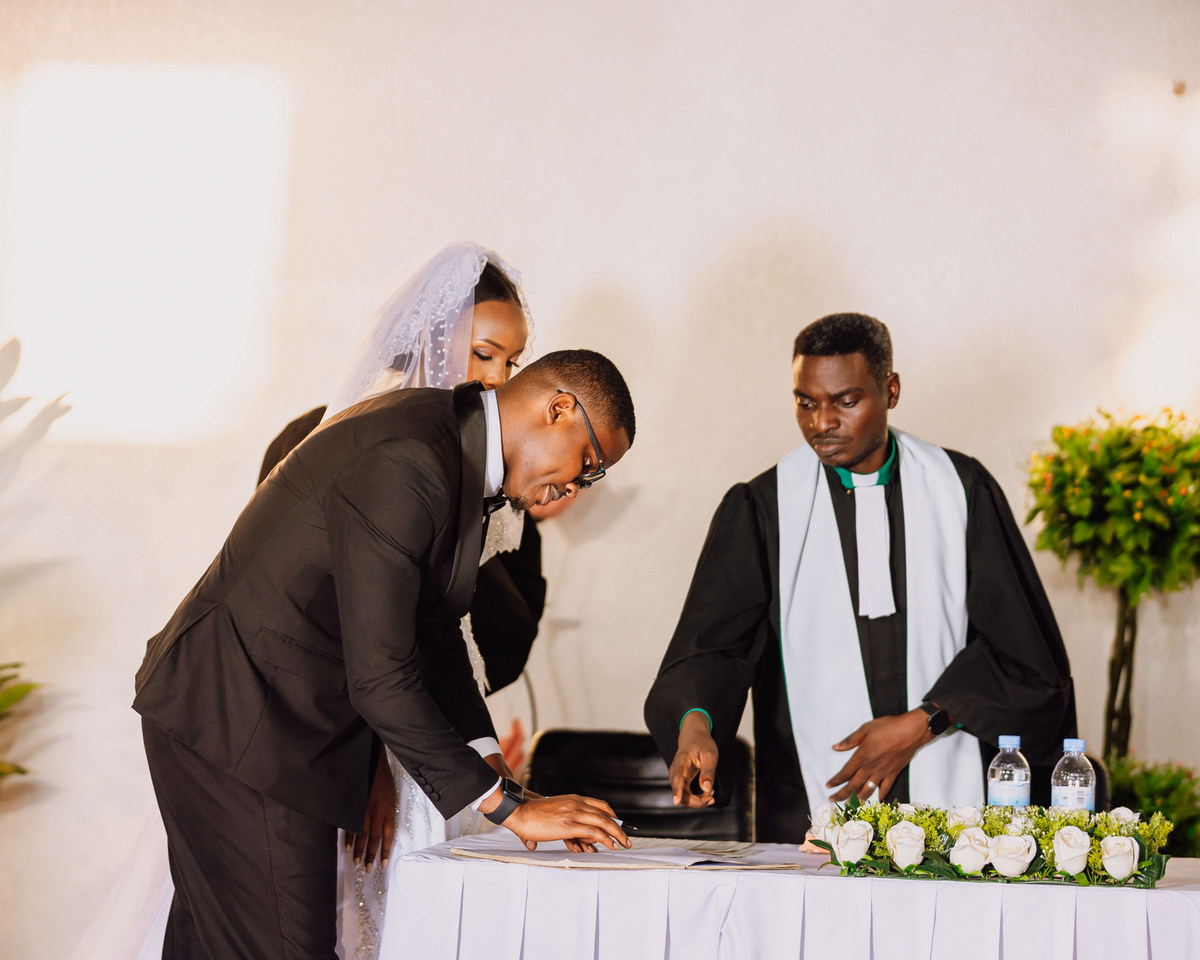 Dc Clement na Manzi Aliane basinyiye kubana akaramata