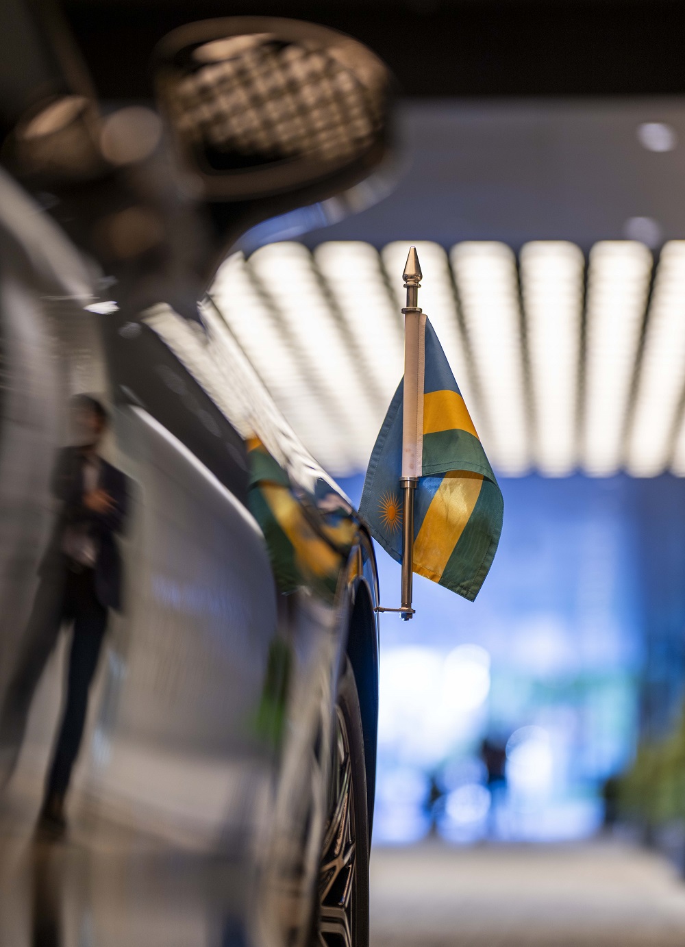 Nk'ibisanzwe, imodoka yatwaye Perezida Kagame yashyizweho ibendera ry'u Rwanda