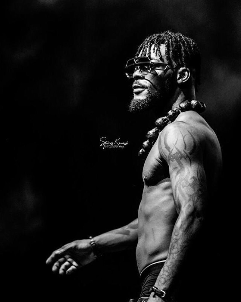 DJ Arafat yashyizwe mu bahanganiye igihembo muri Afurika y'Uburengerazuba aho ahatanye n’abarimo Burna Boy, Wizkid na Davido bakomeye mu muziki wa Nigeria