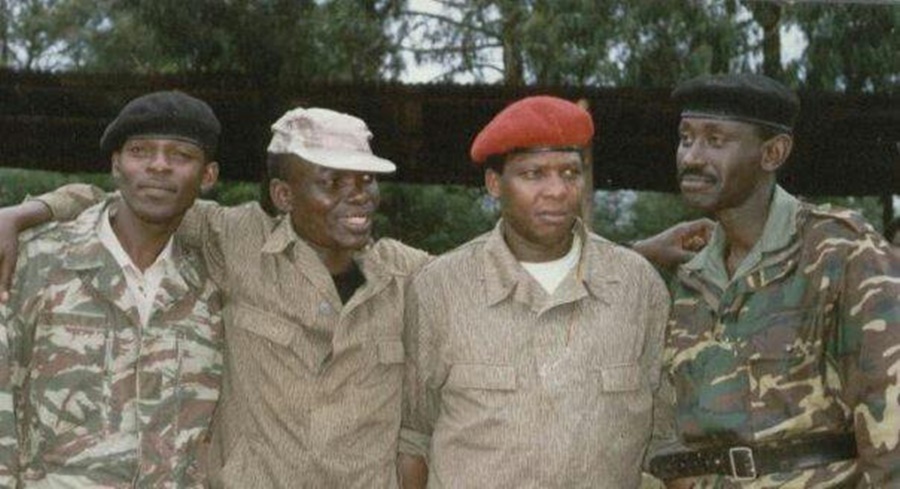 Rtd Col Ludovic Dodo Twahirwa wambaye ingofero itukura ni umwe mu bari bazi gushushanya uko urugamba rugomba kugenda