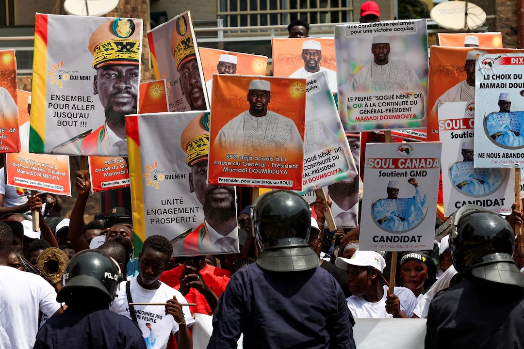 Gen Mamadi Doumbouya ashaka kuyobora Guinée indi myaka itanu