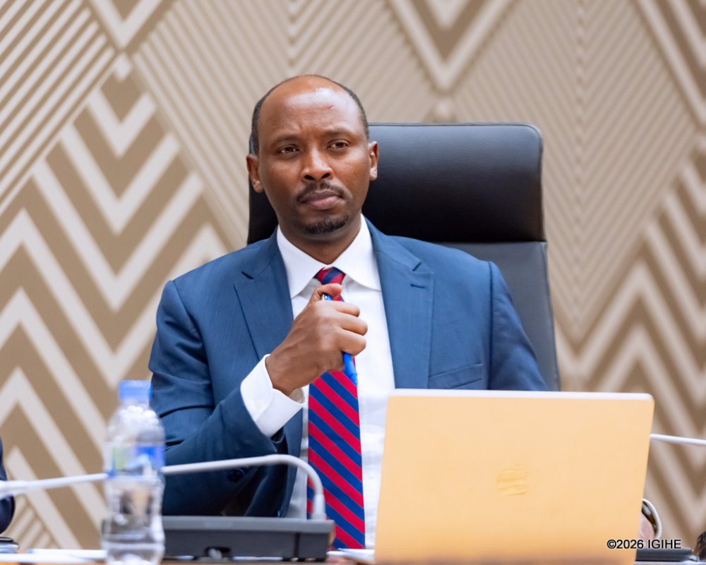 Minisitiri Dr. Nsanzimana yavuze ko inzoga zitujuje ubuziranenge zigomba kurwanywa nk'uko igihugu gihangana n'ibindi byorezo