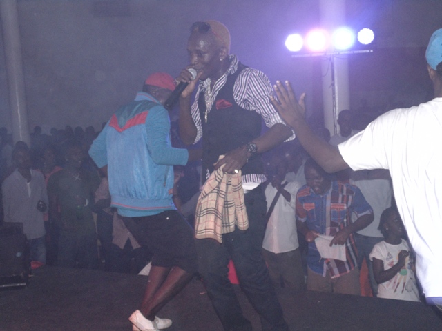 Fizzo yabyinanye n'abakunzi be indirimbo ze zirimo Ndakumisinze, Akabajou, Nakulove n'izindi