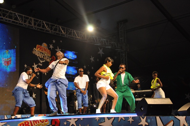 Imyambarire ya Urban Boyz hamwe n'ababyinnyi babo