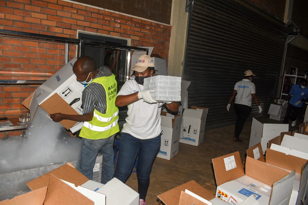 Inkingo Amerika yahaye u Rwanda zageze i Kigali kuri uyu wa Gatandatu