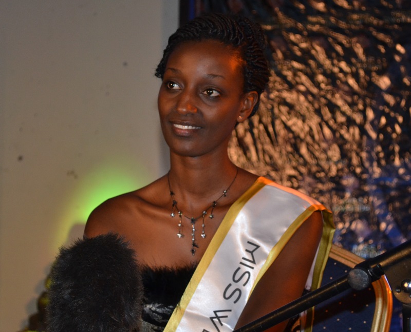 Uwingabire Esther yabaye Miss w'Intara y'Uburengerazuba muri 2013