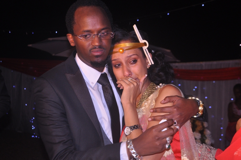 Amarira y'ibyishimo ku maso ya Nadia, umusore na we bisa n'ibyari byamunaniye akihagararaho kigabo