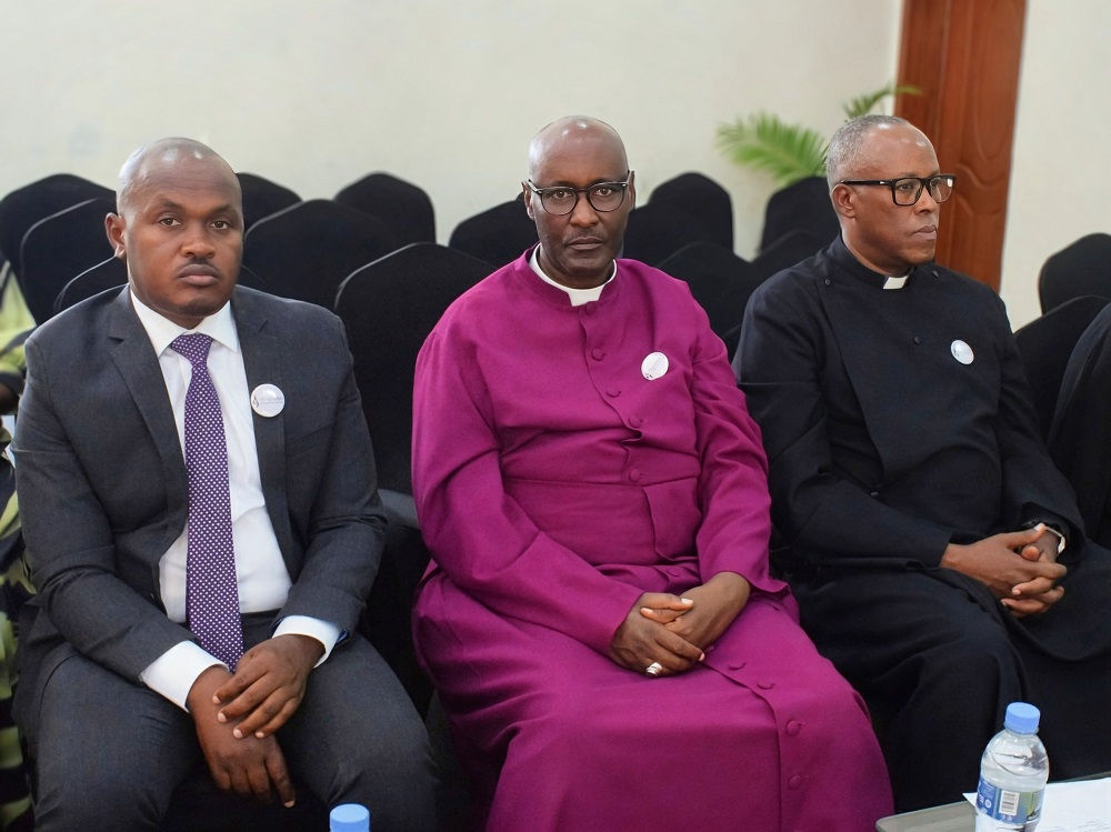 Umuyobozi Nshingwabikorwa w'Akarere ka Nyarugenge, Ingangare Alexis na Musenyeri Amooti Rusengo, bahuriza ku kuba abanyamadini bakwiye kugira uruhare mu guteza imbere ubudaheranwa