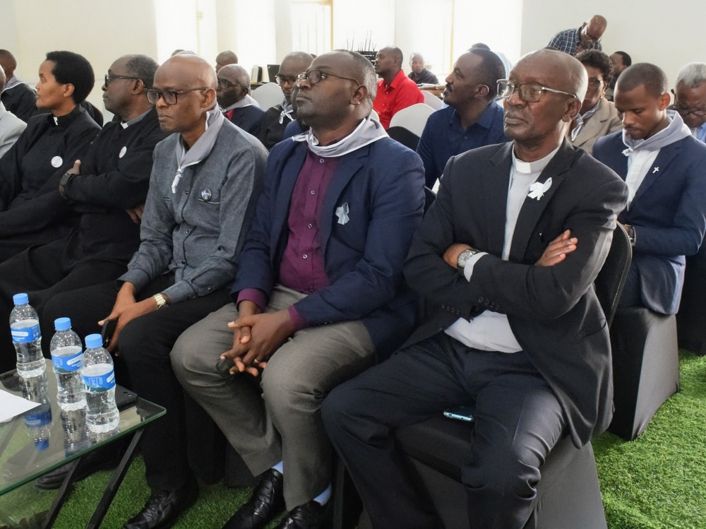Abayobozi b’amadini n’amatorero bagomba guhozaho mu kwigisha abantu no guharanira ko icyiza gitsinda ikibi