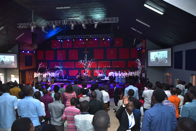 Urusengero rwa New Life Bible Church rwari rwuzuye