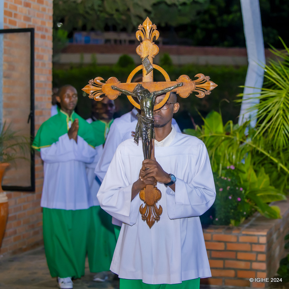 Misa yabanjirijwe n'umutambagiro mutagatifu