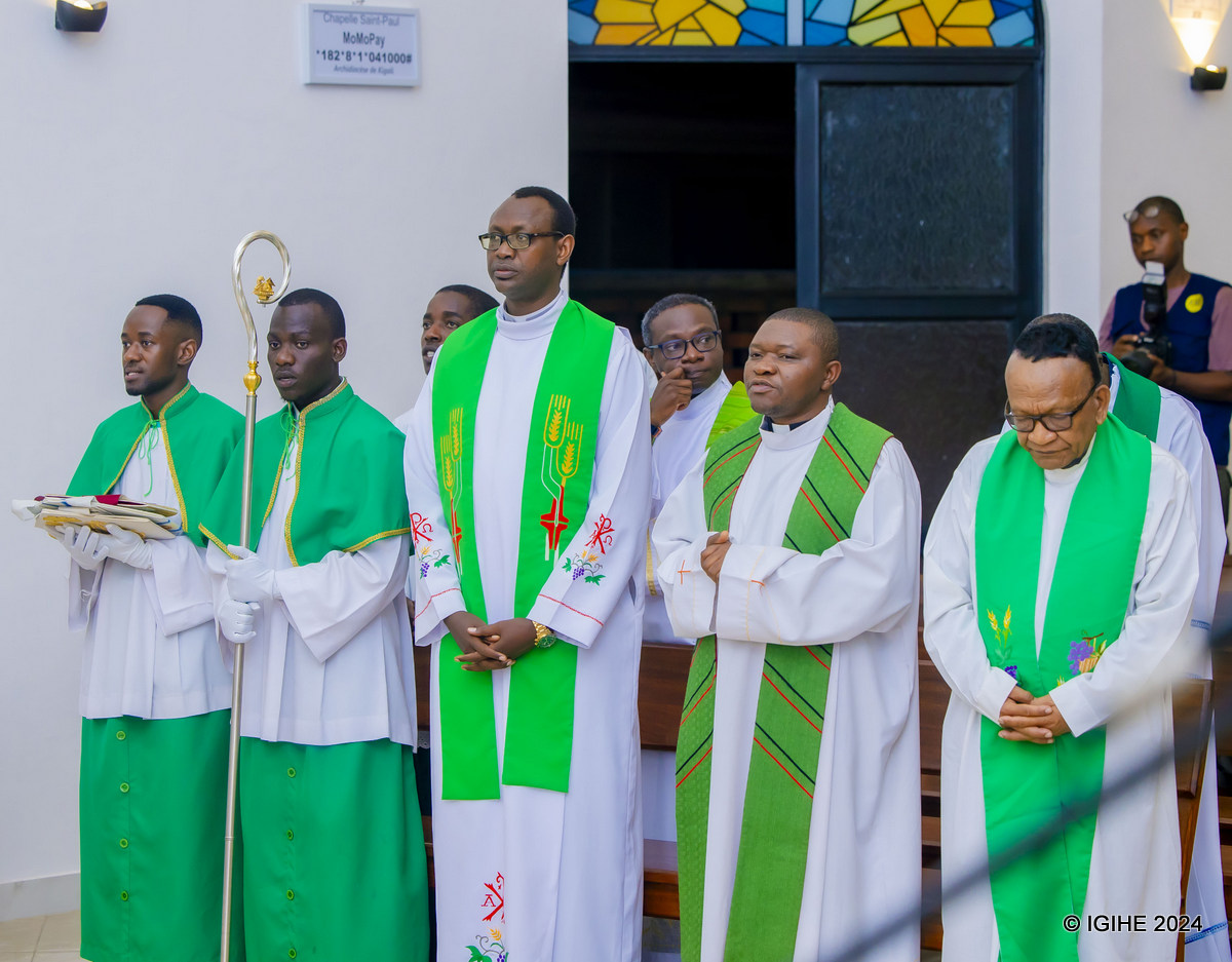 Bamwe mu bihayimana bari bitabiriye iyi Misa