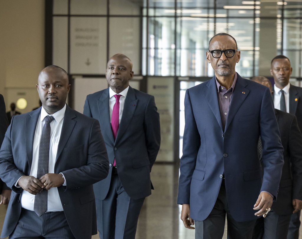 Perezida Paul Kagame ubwo yageraga muri Kigali Convention Centre ahabereye amasengesho yo Gusabira Igihugu