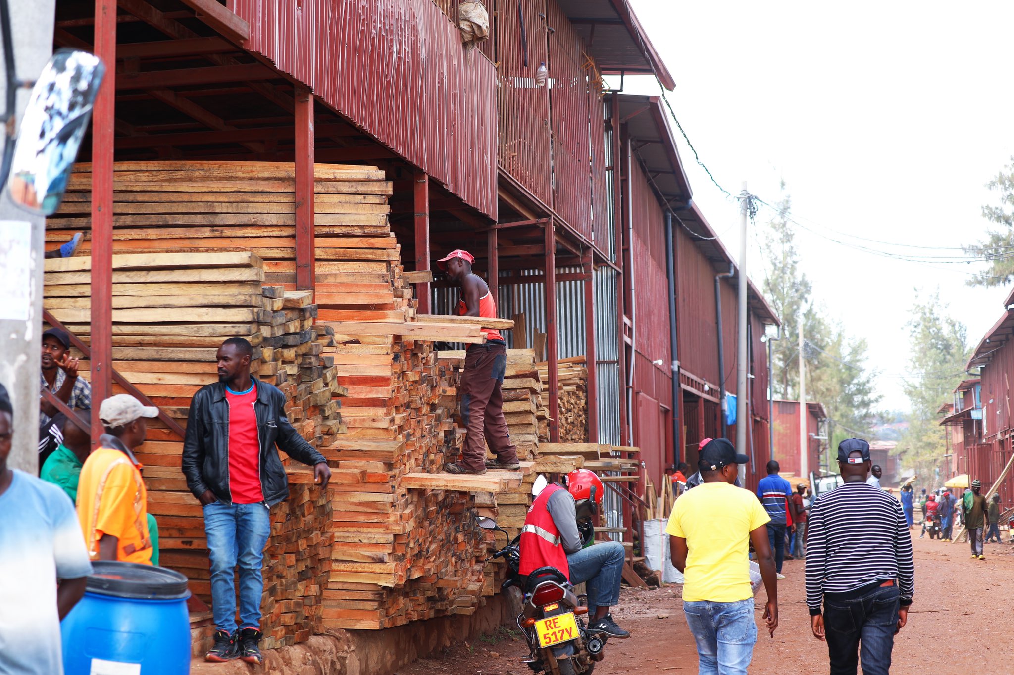 Bamwe mu bacuruza ibikomoka ku biti bagaragaweho amanyanga yo gutanga EBM z'impimbano