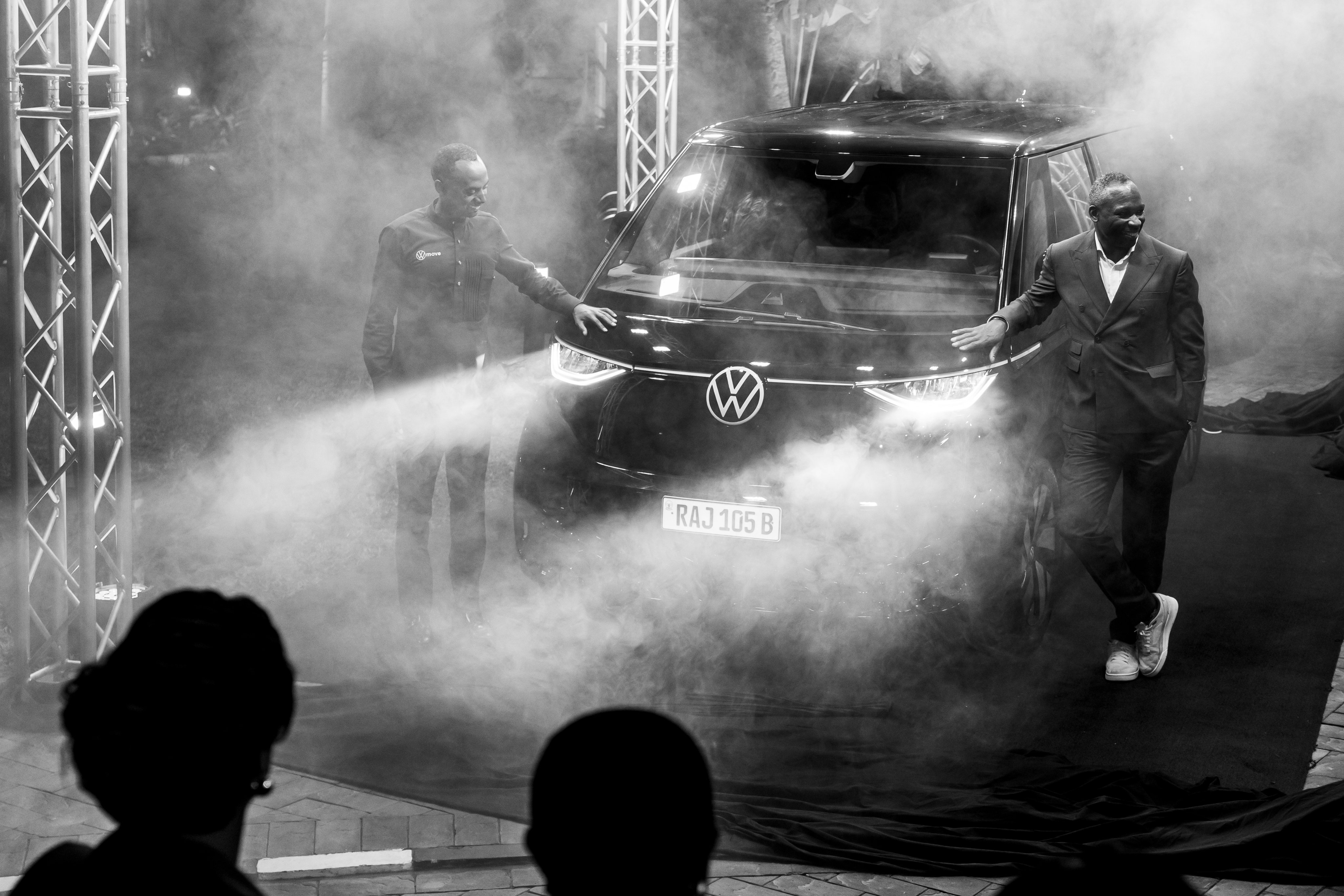 Iyo ukoresheje ‘Fast charger’ mu kuyongerera umuriro, bisaba gusa iminota 26 ngo ibe yinjije ugera kuri 80%