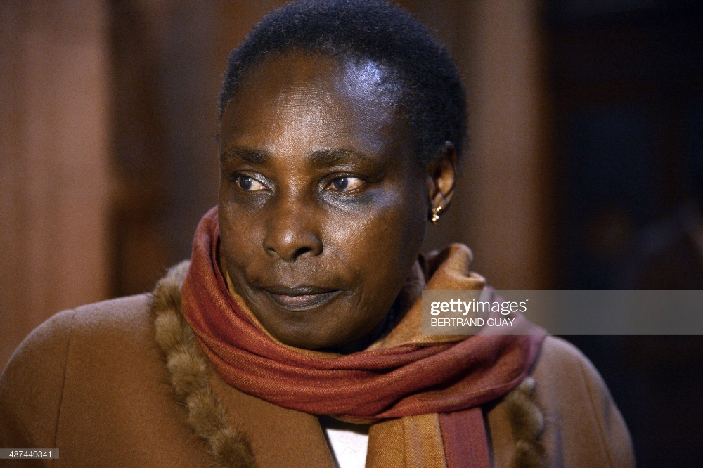 Agatha Habyarimana amaze kugera mu Bufaransa, yagiye mu bikorwa bya Politiki byo gushakira inkunga abashakaga kugaruka gukuraho ubutegetsi i Kigali