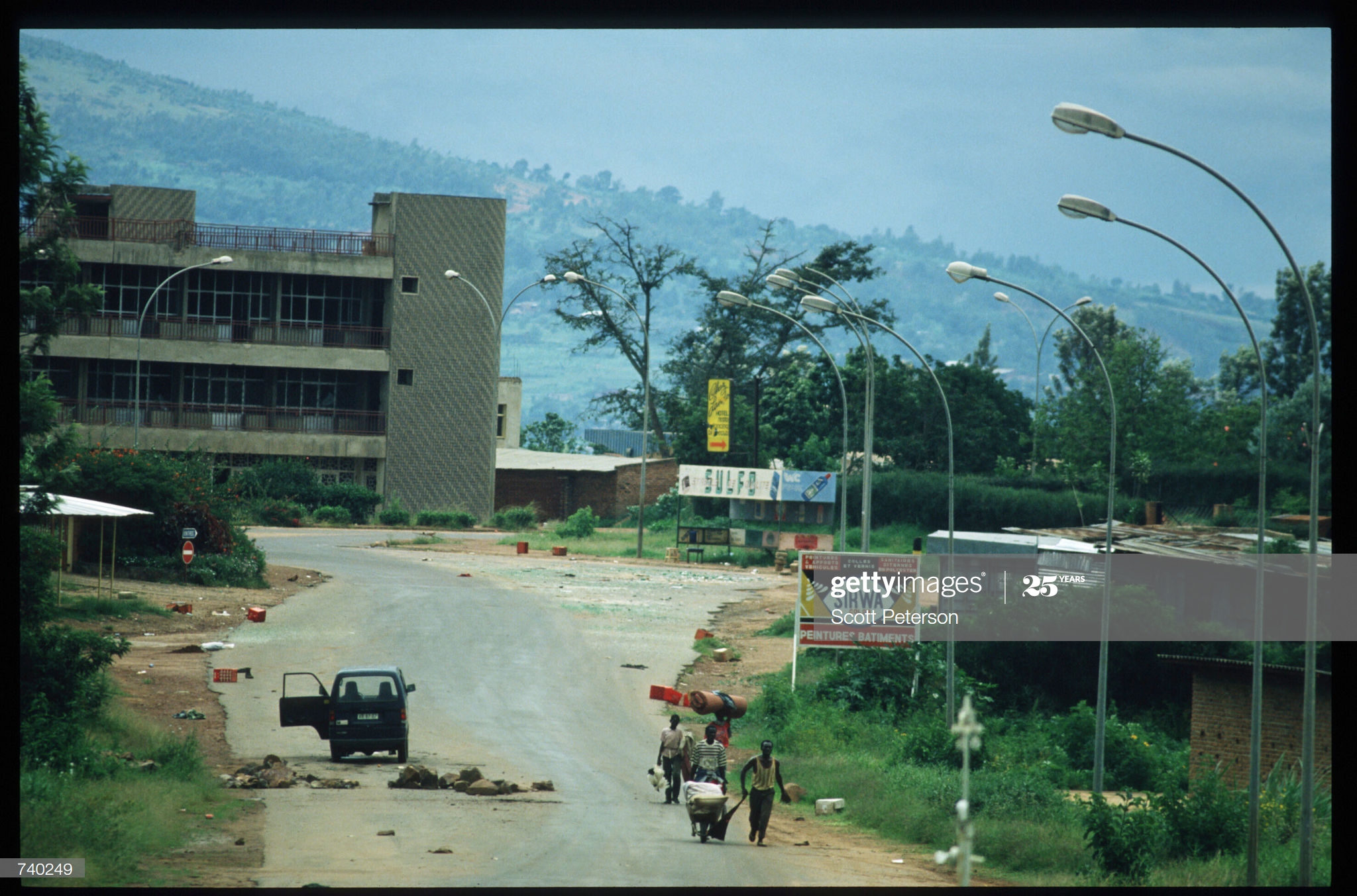 Nyuma yo kubohora igihugu hatangiye urugendo rwo kucyubaka, ubu ibintu byarahindutse, ahazwi nko kwa Lando ni uku hasaga ariko ubu huzuye imiturirwa