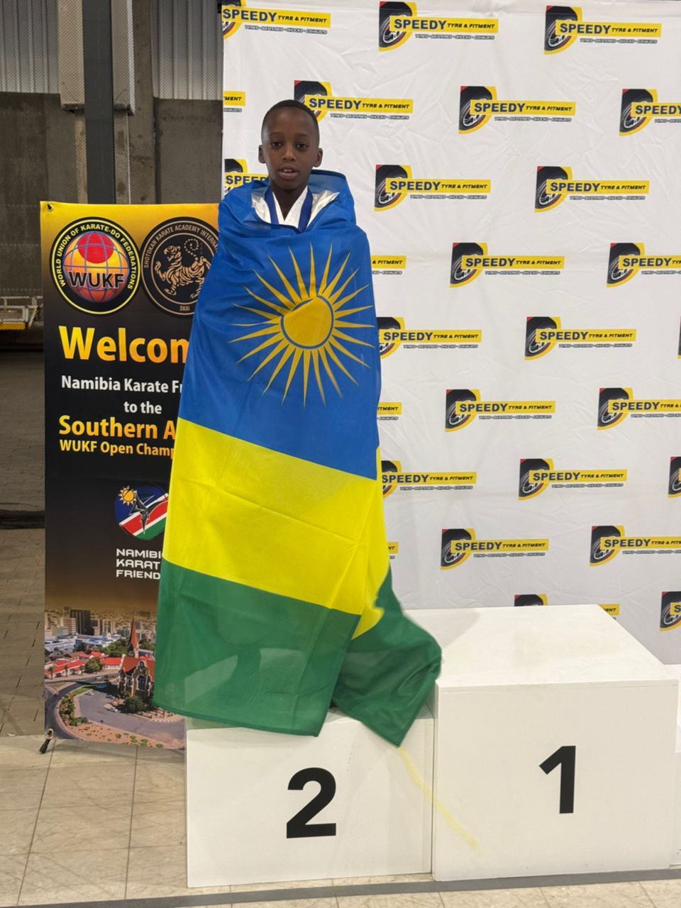 Gisa Tony yatahanye umudali wa Zahabu n'uwa Feza
