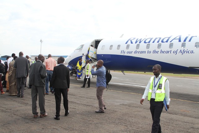 Ubwo indege ya Rwandair yiteguraga guhaguruka yerekeza i Mwanza