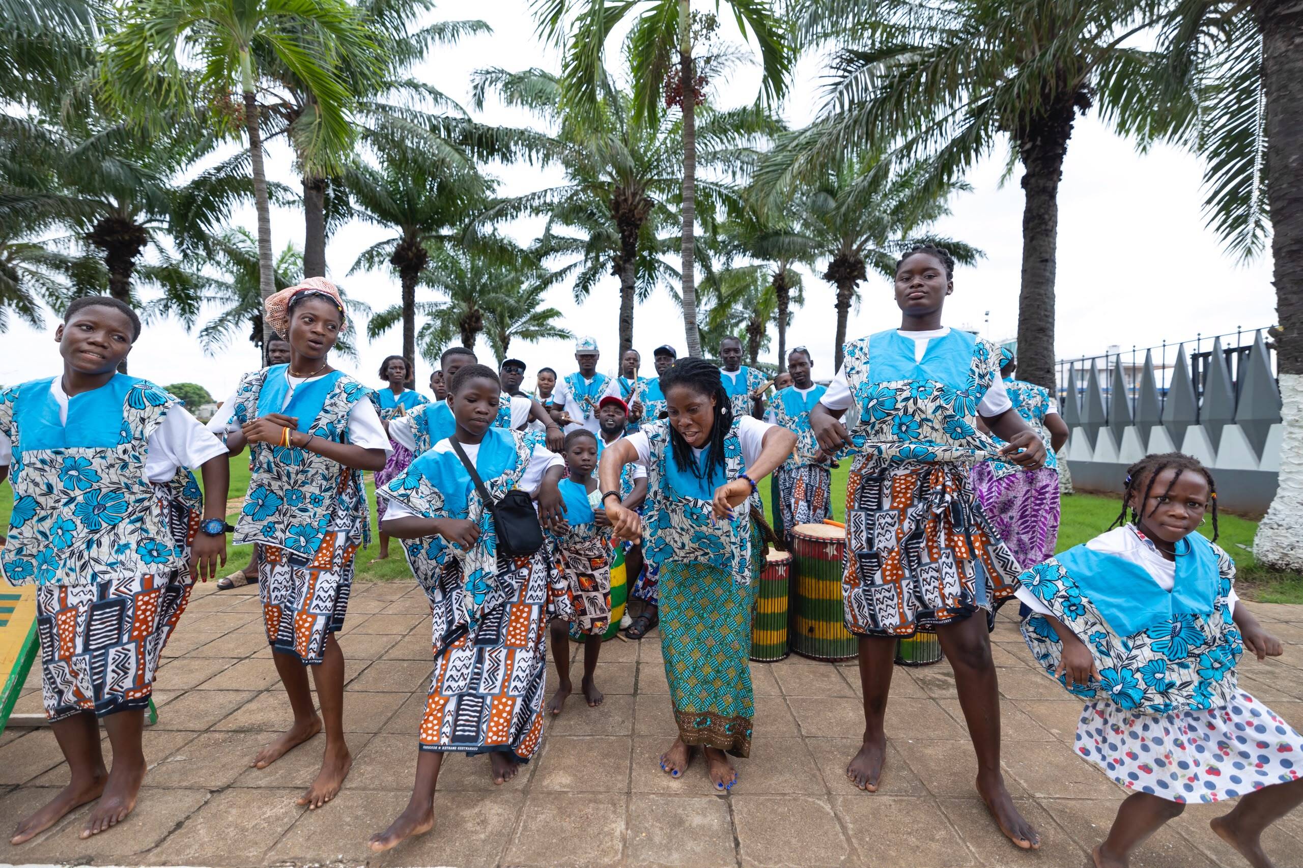 Perezida Kagame yakirijwe imbyinyo gakondo zo muri Togo