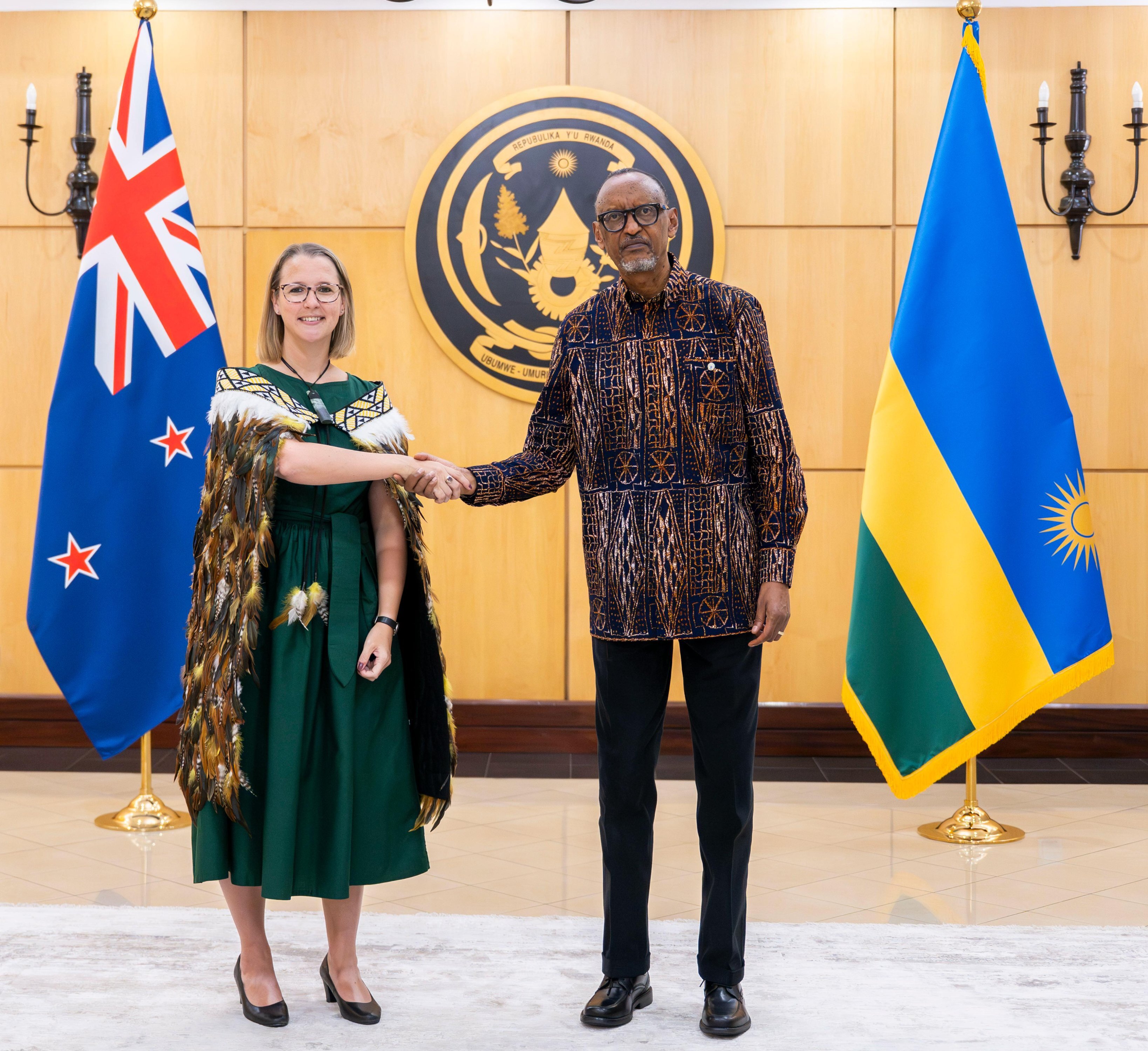 Ambasaderi wa Nouvelle-Zélande mu Rwanda, Olivia Charlotte Owen, yashyikirije Perezida Kagame impapuro zimwemerera guhagararira igihugu cye mu Rwanda