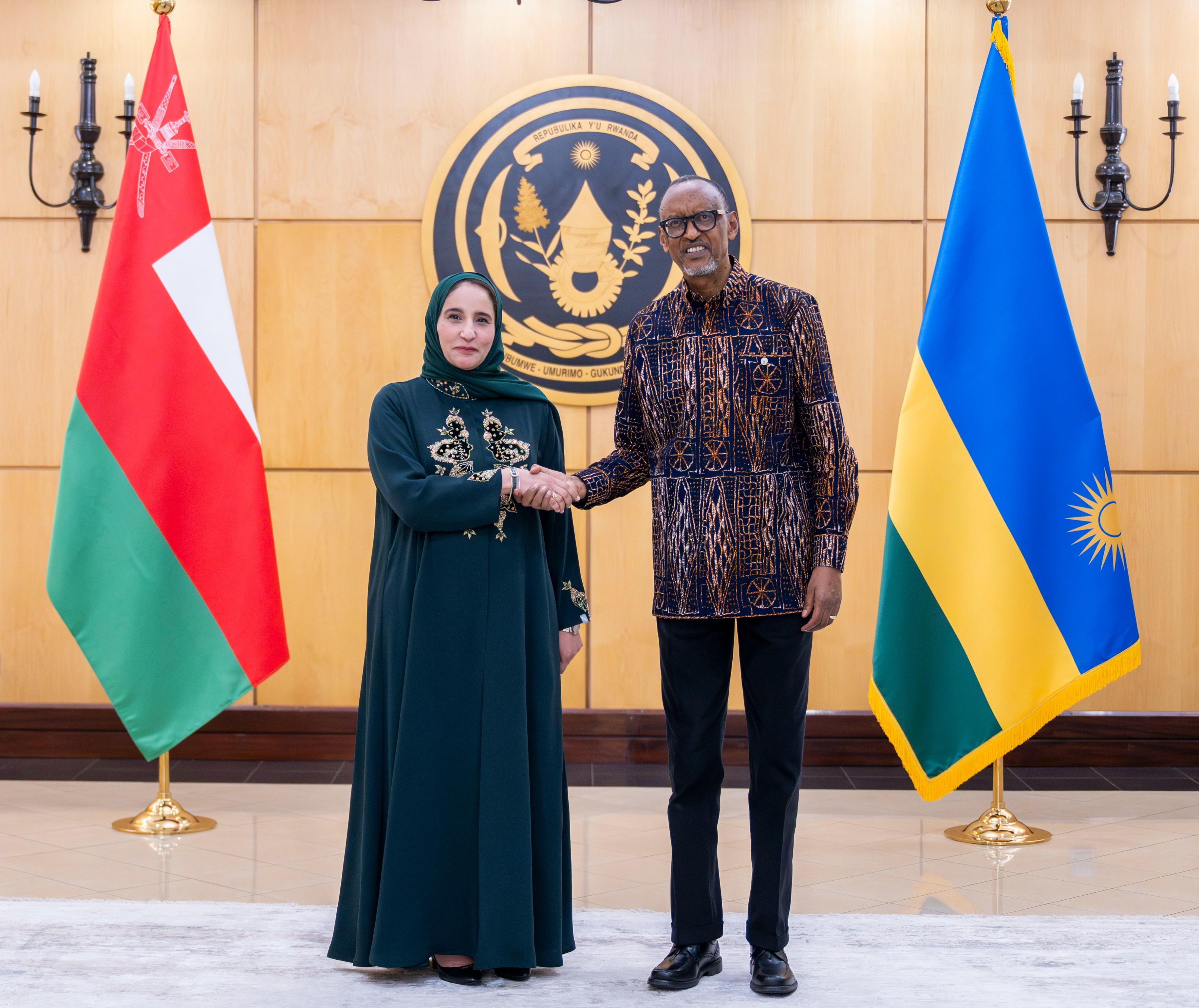 Perezida Kagame yakiriye Ambasaderi mushya wa Oman mu Rwanda, Nasra Bint Salim Bin Mohammed Al-Hashmi