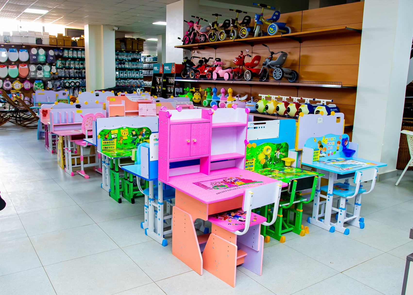 Ibikinisho by'abana na byo wabisanga muri Home Market Supermarket