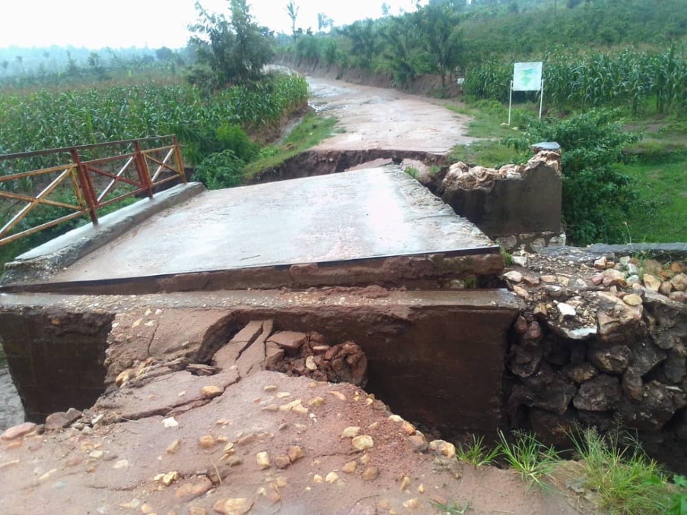 Ikiraro gihuza uturere twa Ruhango na Kamonyi cyarangiritse bikomeye