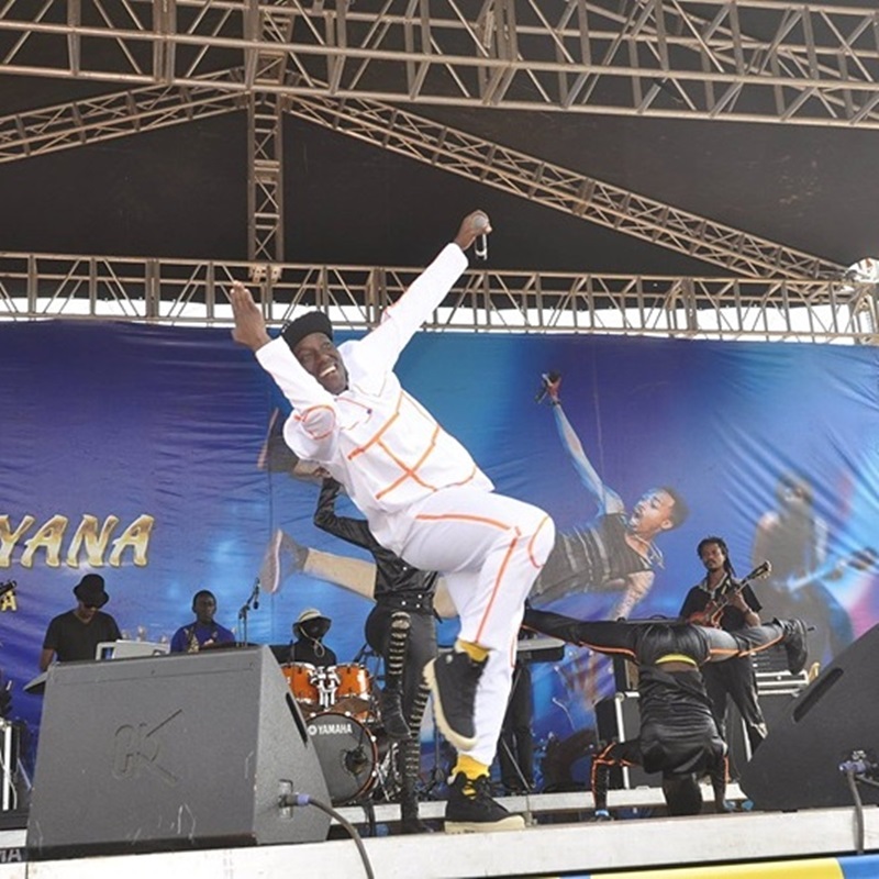 Senderi ati "Ndashaka kwigisha Jay Polly amapas ku buryo mu mezi abiri aba ameze nkanjye"