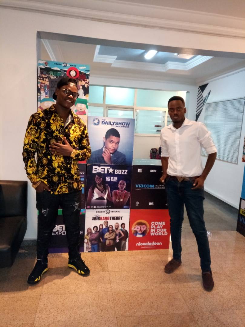 Bruce Melody na mugenzi we Nando bajyanye muri Nigeria