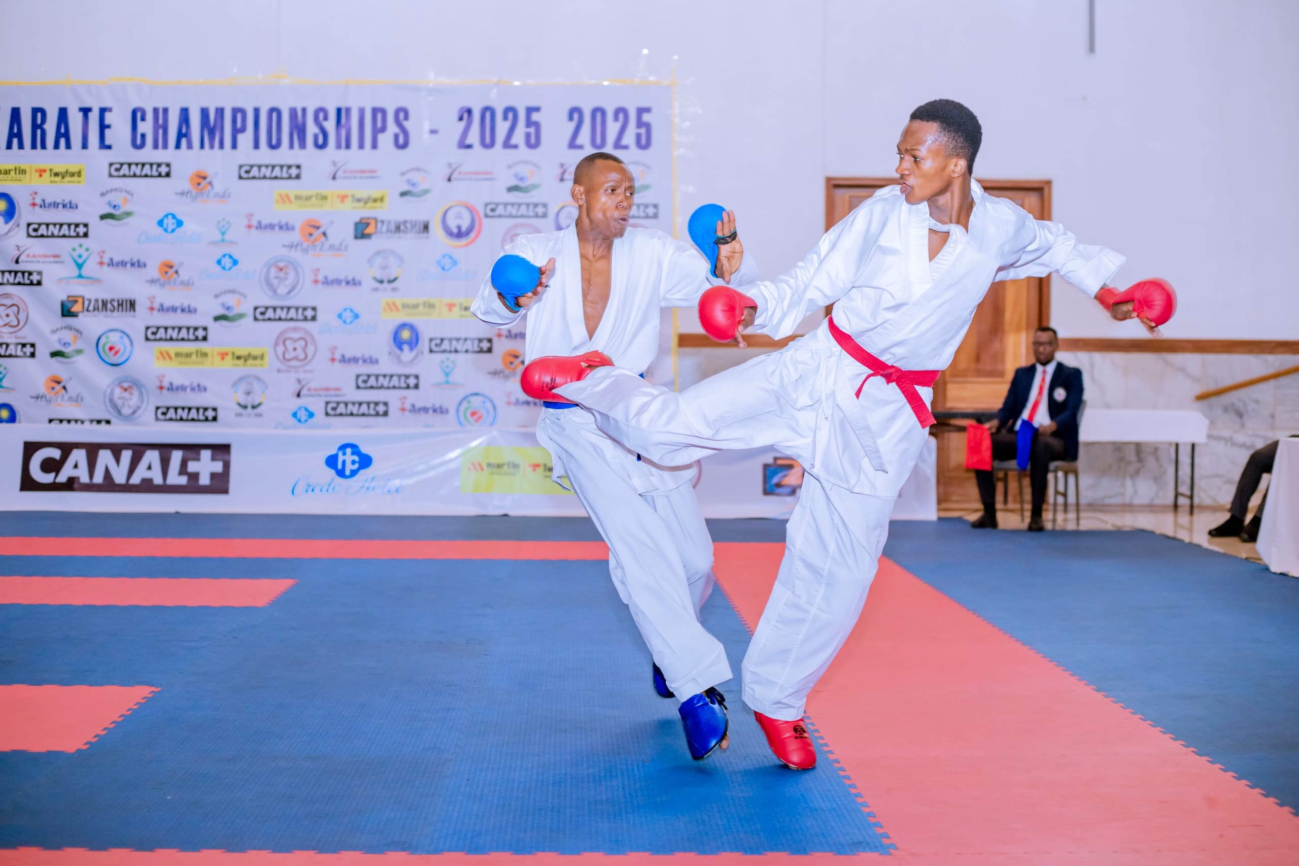Muri aya marushanwa ya Karate amaze kuba mpuzamahanga, hakina ibyiciro by'abakiri bato n'iby'abakuru