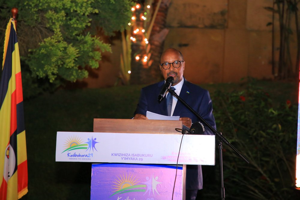 Ambasaderi Rutabana yashimye umusanzu ibihugu by'inshuti nka Uganda byatanze mu rugamba rwo kubohora u Rwanda