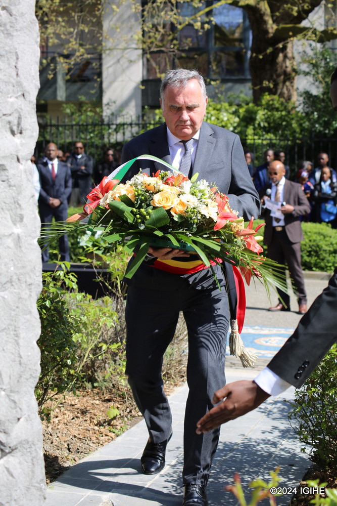 Benoit Cerexhe, Burugumesitiri wa komine ya Woluwe-Saint-Pierre ihereyemo urwibutso rwa jenoside yakorewe Abatusi i Bruxelles