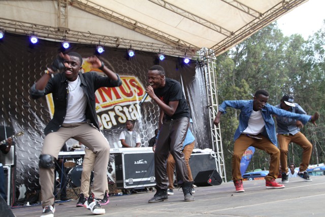 Sick City Entertainment bongeye kwigaragaza nyuma y'igihe kinini; aha bari kubyinira Kamichi muri PGGSS III