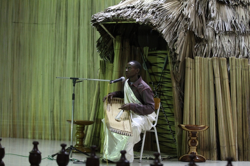 Ndayambaje yacuranze inanga benshi baranyurwa.