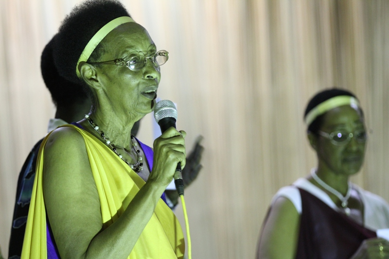 Kayitesi Tereza, umuyobozi w'ihuriro Ijuru ry'Umucyo asobanura intego z'iki gitaramo.