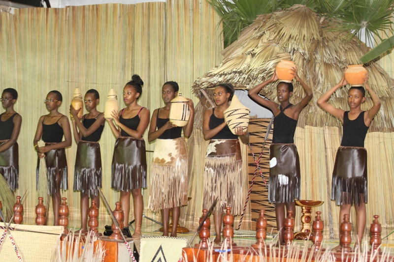 Abangavu bambaraga ishabure kuko ariyo itarababuzaga gushabuka mu mirimo irimo gukubura, kuvioma, gukamisha, no gutumwa hirya no hino.