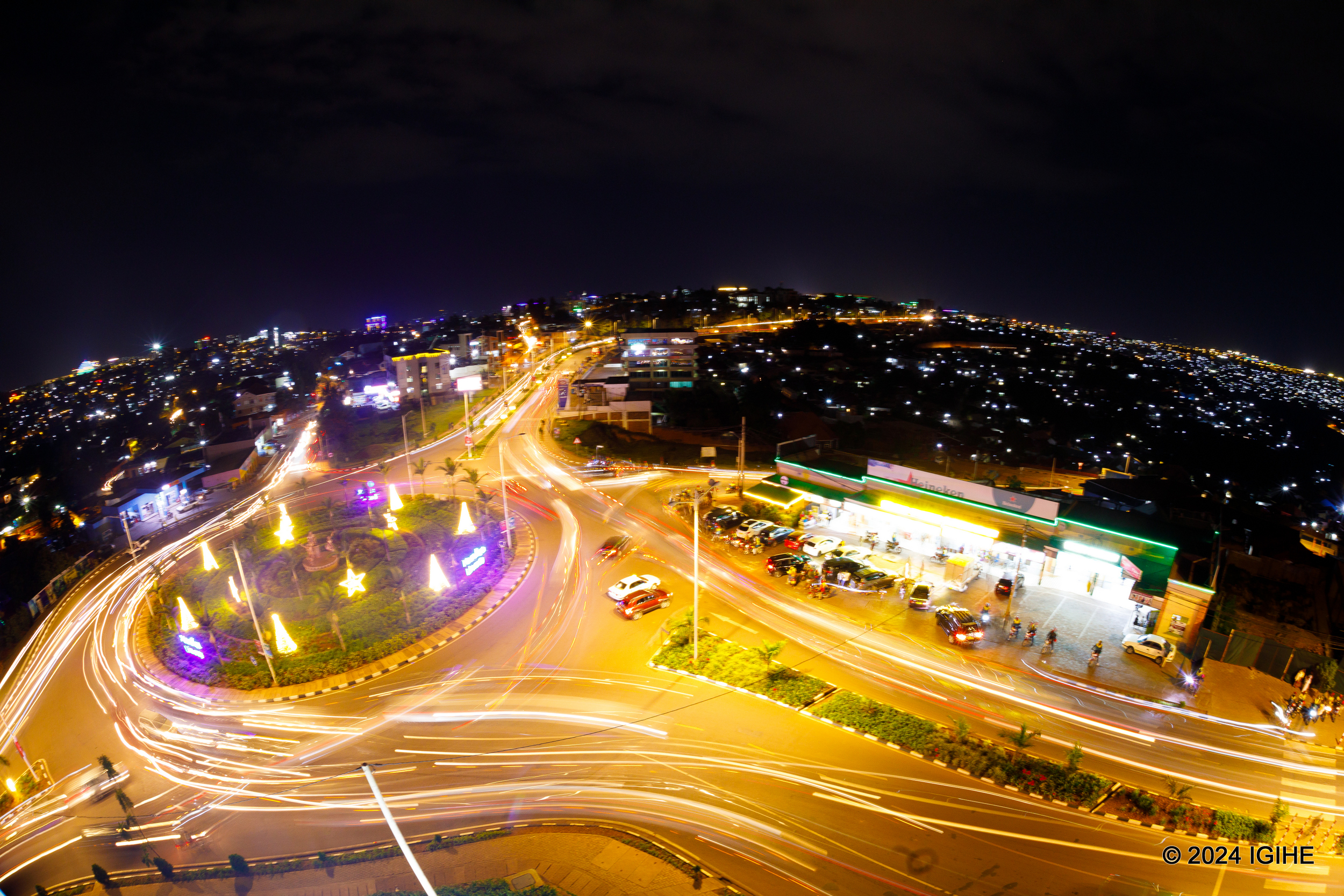 Mount Kigali University niyo yifashishijwe rond-point ya Sonatubes mu kugeza ubutumwa ku Baturarwanda muri ibi bihe by'iminsi mikuru