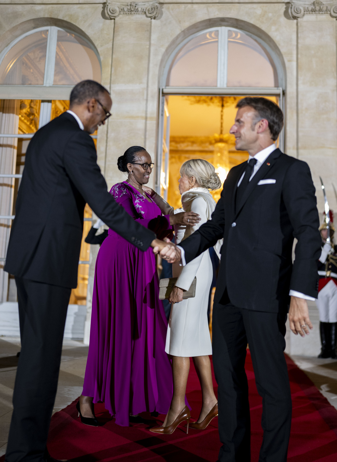 Perezida Macron yakiriye Kagame na Madamu Jeannette Kagame mu musangiro