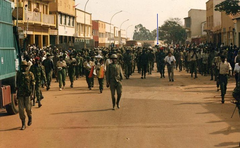 Ubwo Ingabo za RPA zageraga mu Mujyi wa Kigali ahazwi nka Quartier Matheus ku wa 4 Nyakanga 1994. Aho aka kambi kerekeje ni ho Perezida Kagame ari muri iyi foto