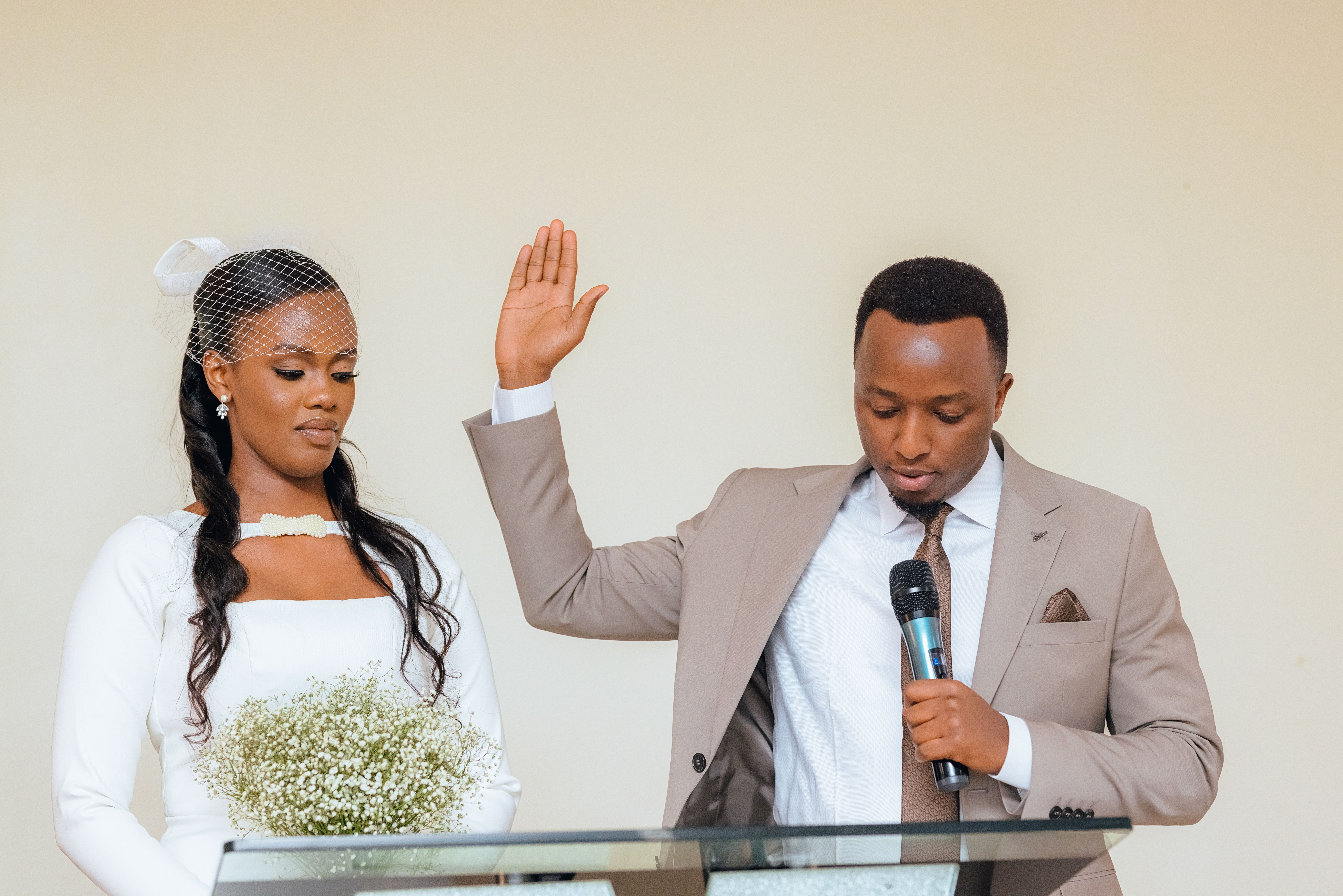 Paul Rutikanga yasezeranye kubana na Uwera Caroline