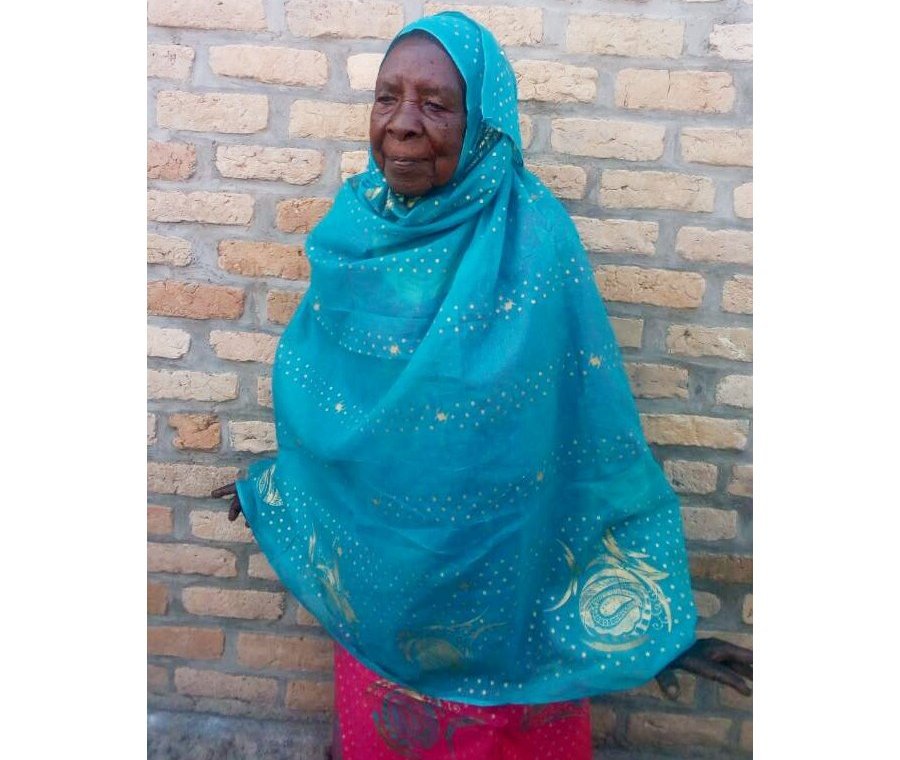 Karuhimbi yari afite imyaka isaga 100