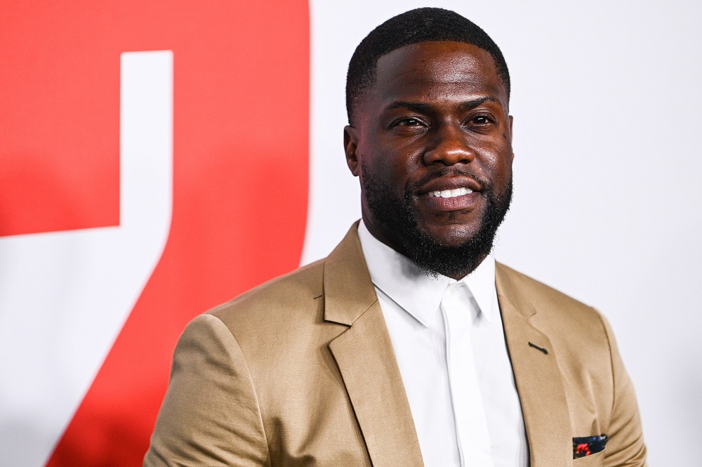 Kevin Hart yakomerekeye mu mpanuka y'imodoka