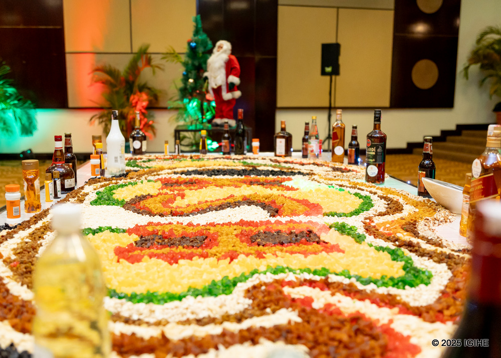 Kigali Serena Hotel yakoze ibirori bya Christmas Cake Mixing