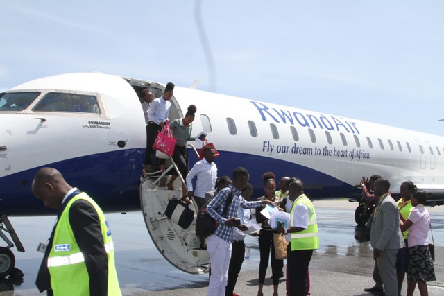 Abagenzi ba Rwandair bakigera i Mwanza