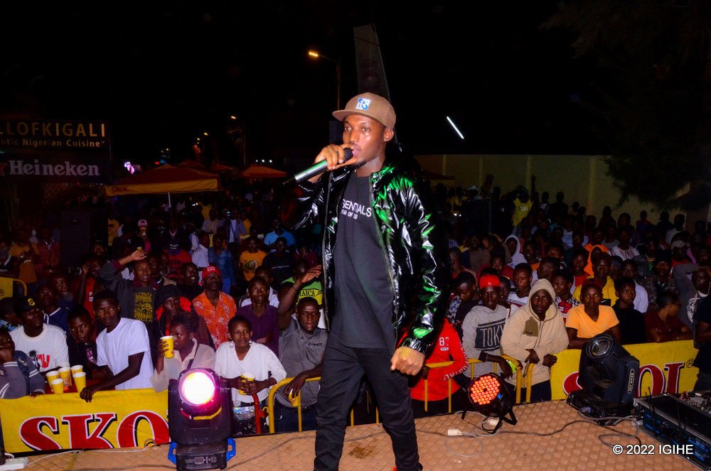 MC Brian ni we wasusurukije ibi borori