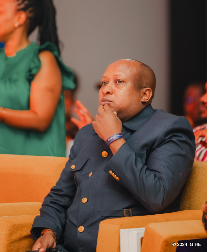 Muyoboke Alex ni umwe mubaje gushyigikira Tonzi
